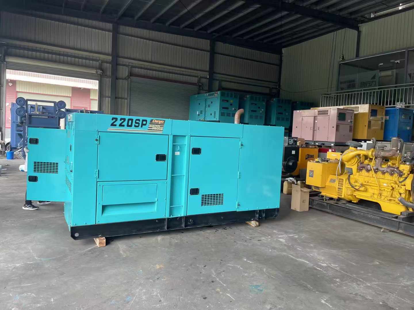 寿宁柴油发电机组长期不间断运行时，如何监控其温度和压力？