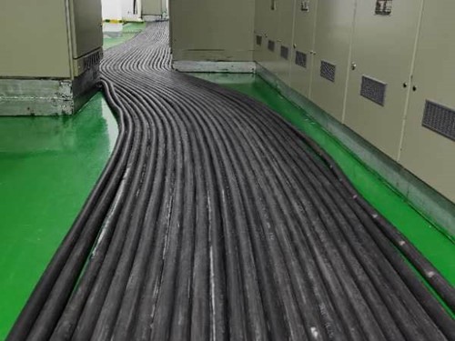 寿宁如何根据理论计算公式计算温度对特定电压测量结果的影响？